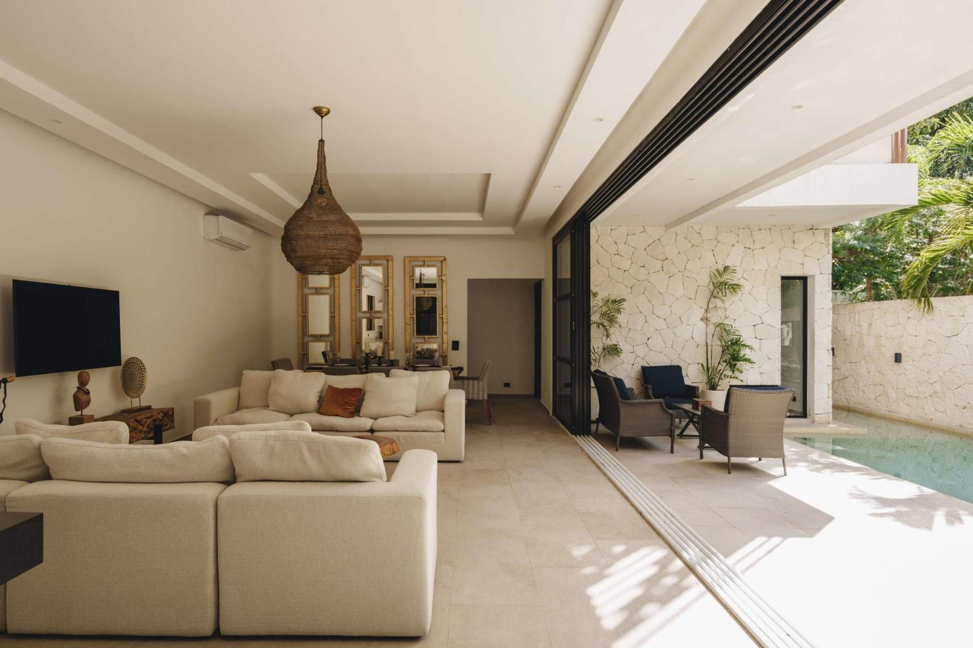 Elegant 4 Bedroom Villa, Gated Access & Personalized Concierge * Tulum